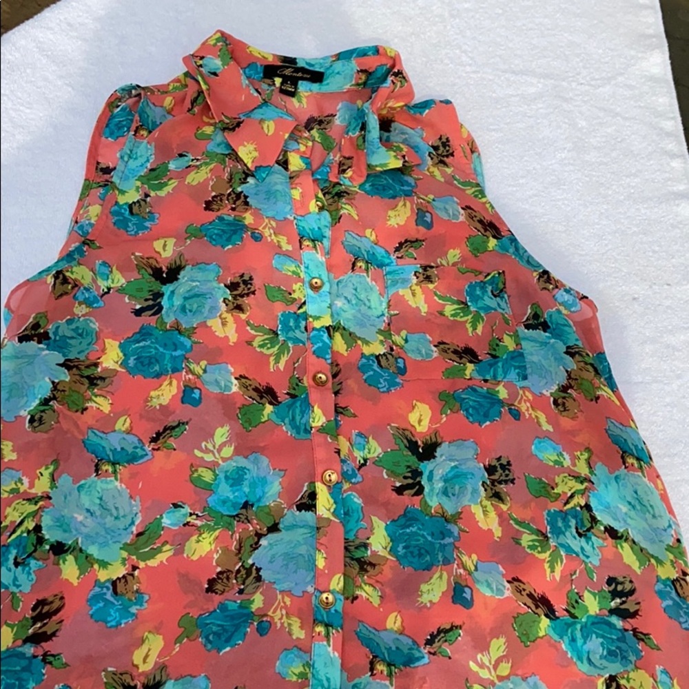 Montesquieu sleeveless blouse